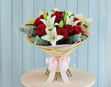 Букет цветов из:  Лилии и Розы в Маршале Жукове