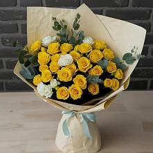 Букет цветов из:  Розы #REPLACE_PRED# Маршале Жукове