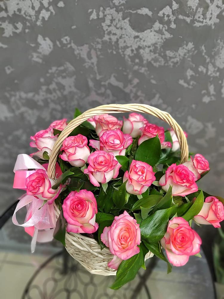 Цветочная композиция из Розы в корзине в Маршале Жукове