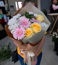 Букет цветов из:  Герберы, Розы и Хризантемы в Маршале Жукове