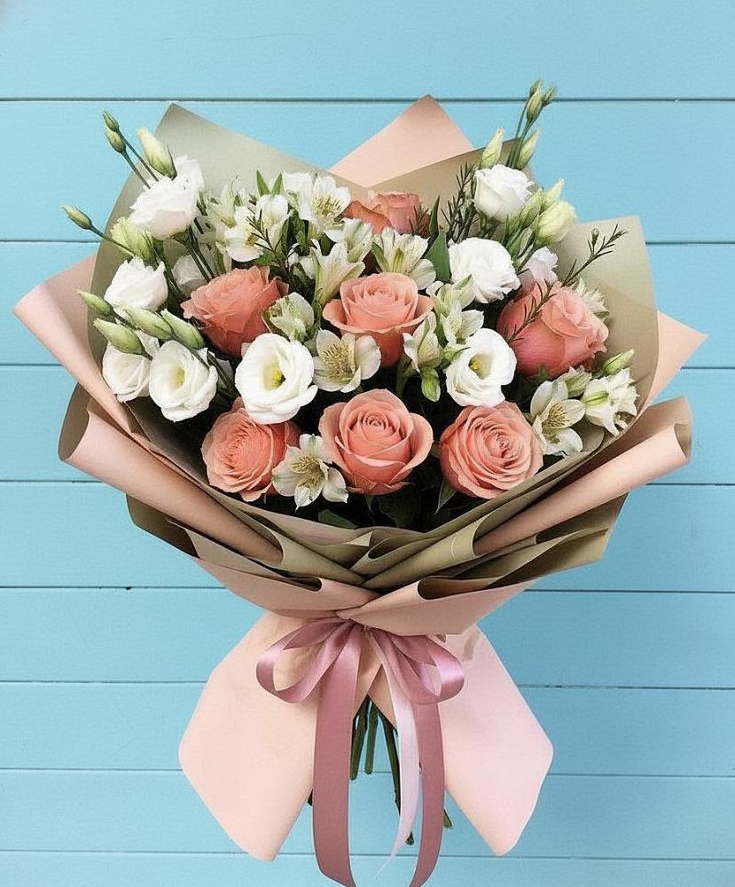 Букет цветов из: Розы, Альстромерии и Лизиантусы в Маршале Жукове