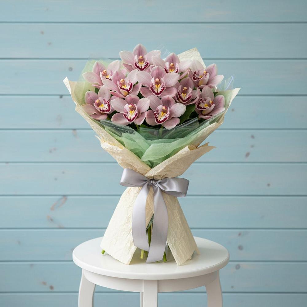 Букет цветов из: Орхидеи и Розы в Маршале Жукове