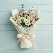 Букет цветов из:  Альстромерии в Маршале Жукове