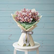 Букет цветов из:  Орхидеи и Розы #REPLACE_PRED# Маршале Жукове