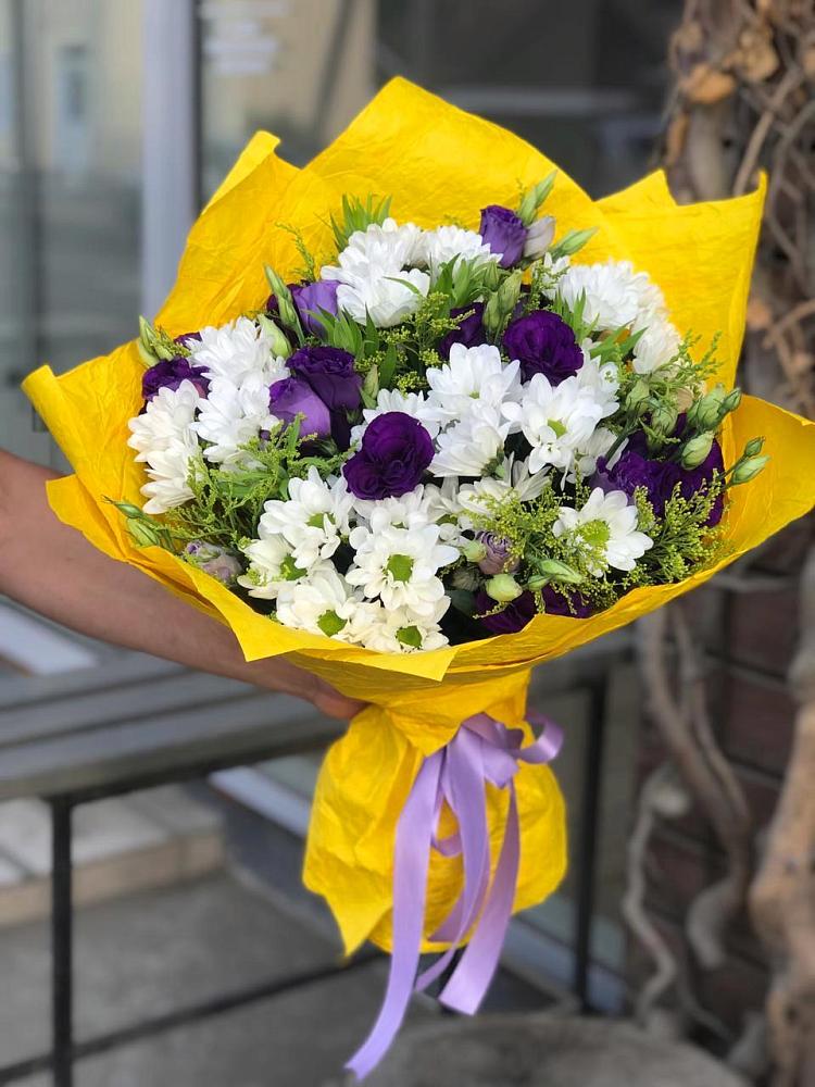 Букет цветов из: Ирисы, Хризантемы и Ромашки в Маршале Жукове