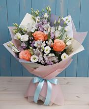 Букет цветов из:  Лизиантусы, Розы, Альстромерии и Гипсофила в Маршале Жукове