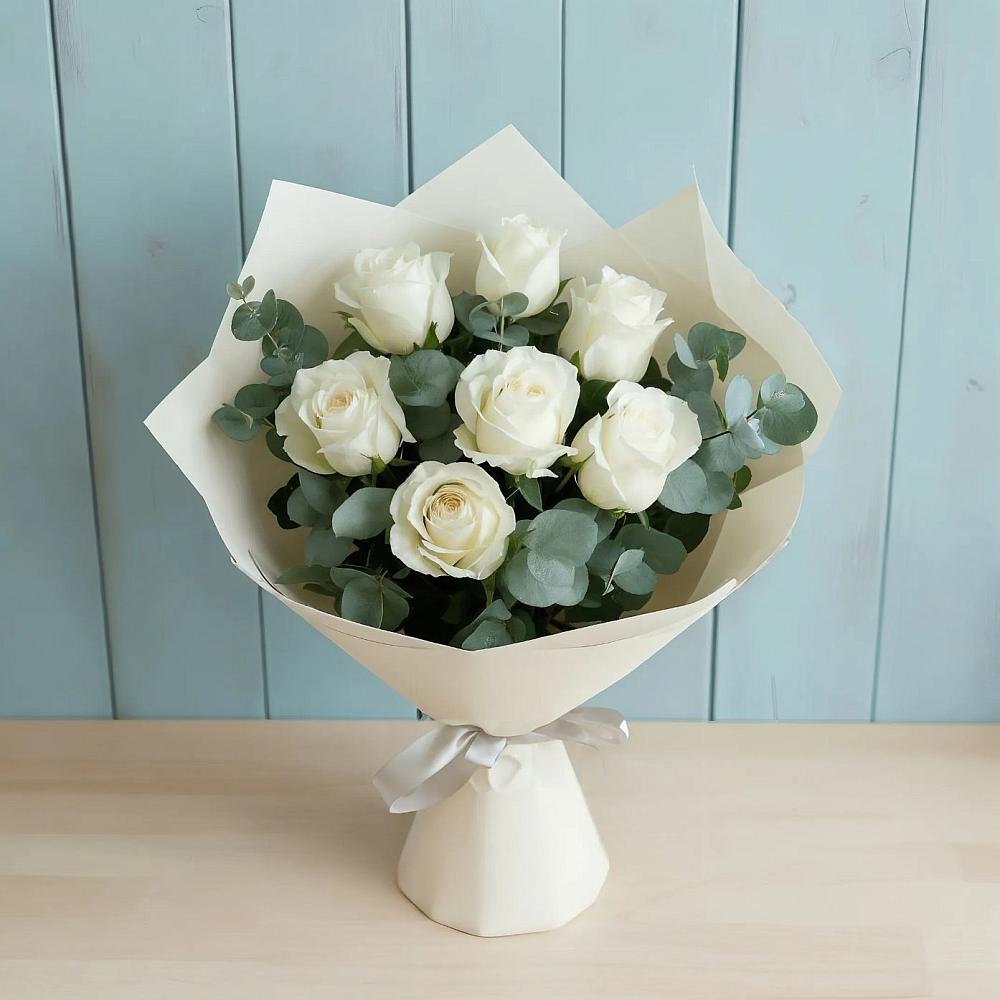 Букет Белые розы в Эвкалипте в Маршале Жукове