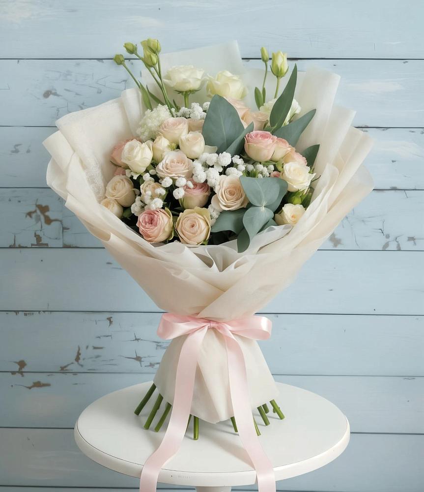 Букет цветов из: Розы и Лизиантусы в Маршале Жукове