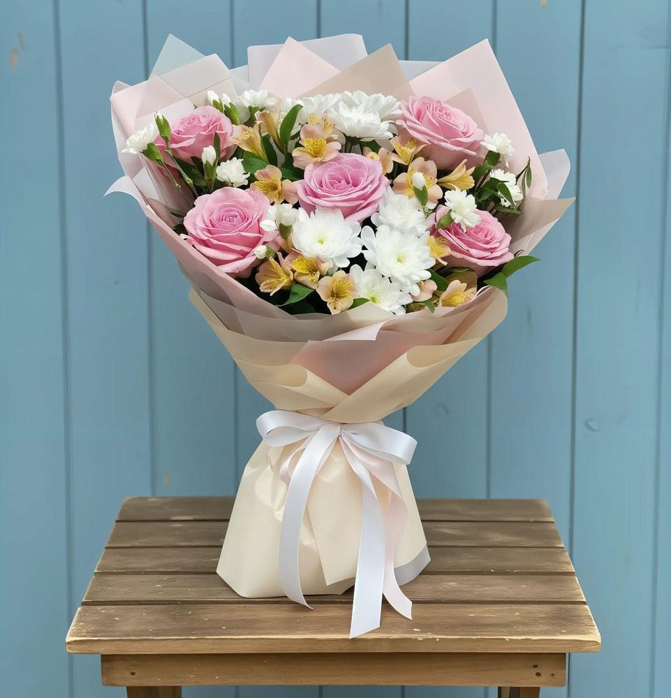 Букет цветов из: Гвоздики, Орхидеи и Розы в Маршале Жукове