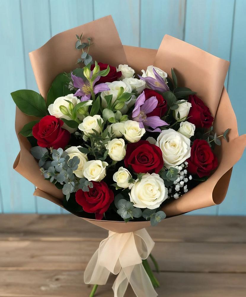 Букет цветов из: Розы и Альстромерии в Маршале Жукове