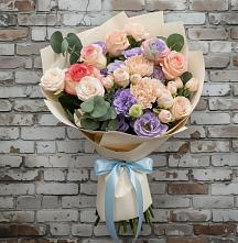 Букет цветов из:  Розы, Лизиантусы и Гвоздики в Маршале Жукове