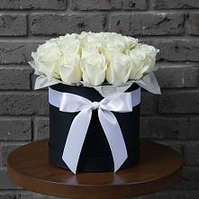 Цветочная композиция из Розы в шляпной коробке в Маршале Жукове